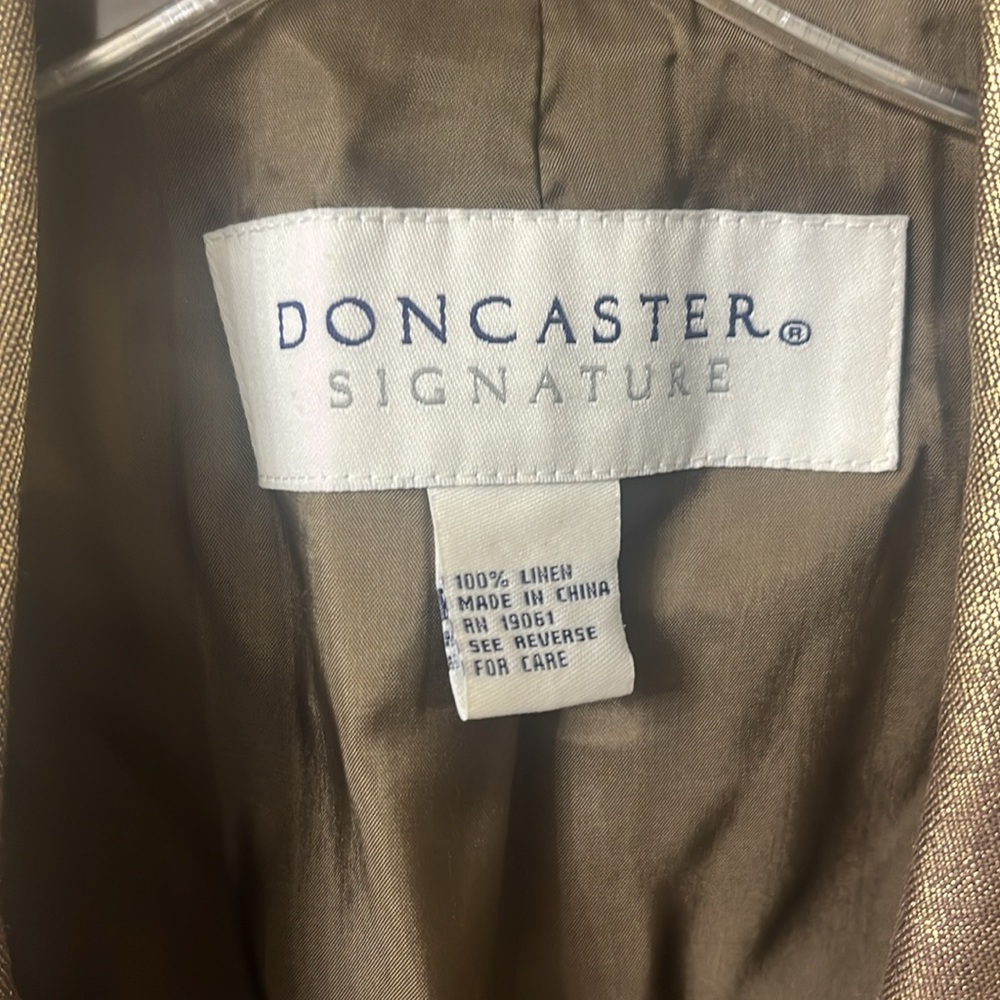 Doncaster Signature Metallic Gold Linen Blazer. Size 10 - Picture 6 of 12
